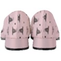 Gadsden Flag Don t tread on me Light Pink and Black Pattern with american stars Women s Classic Loafer Heels View4